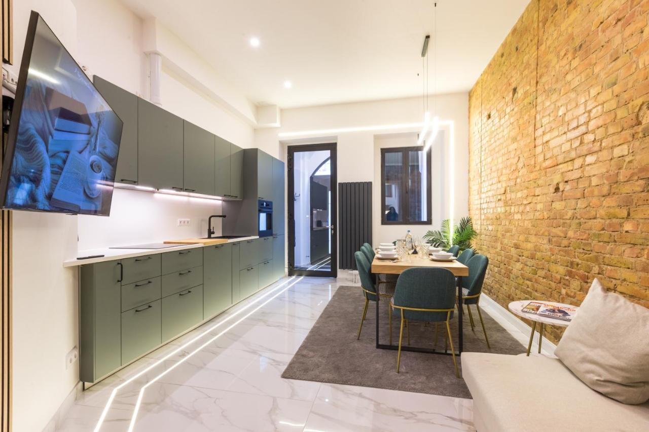 Hevals Spa & Design Apartment Berlino Esterno foto