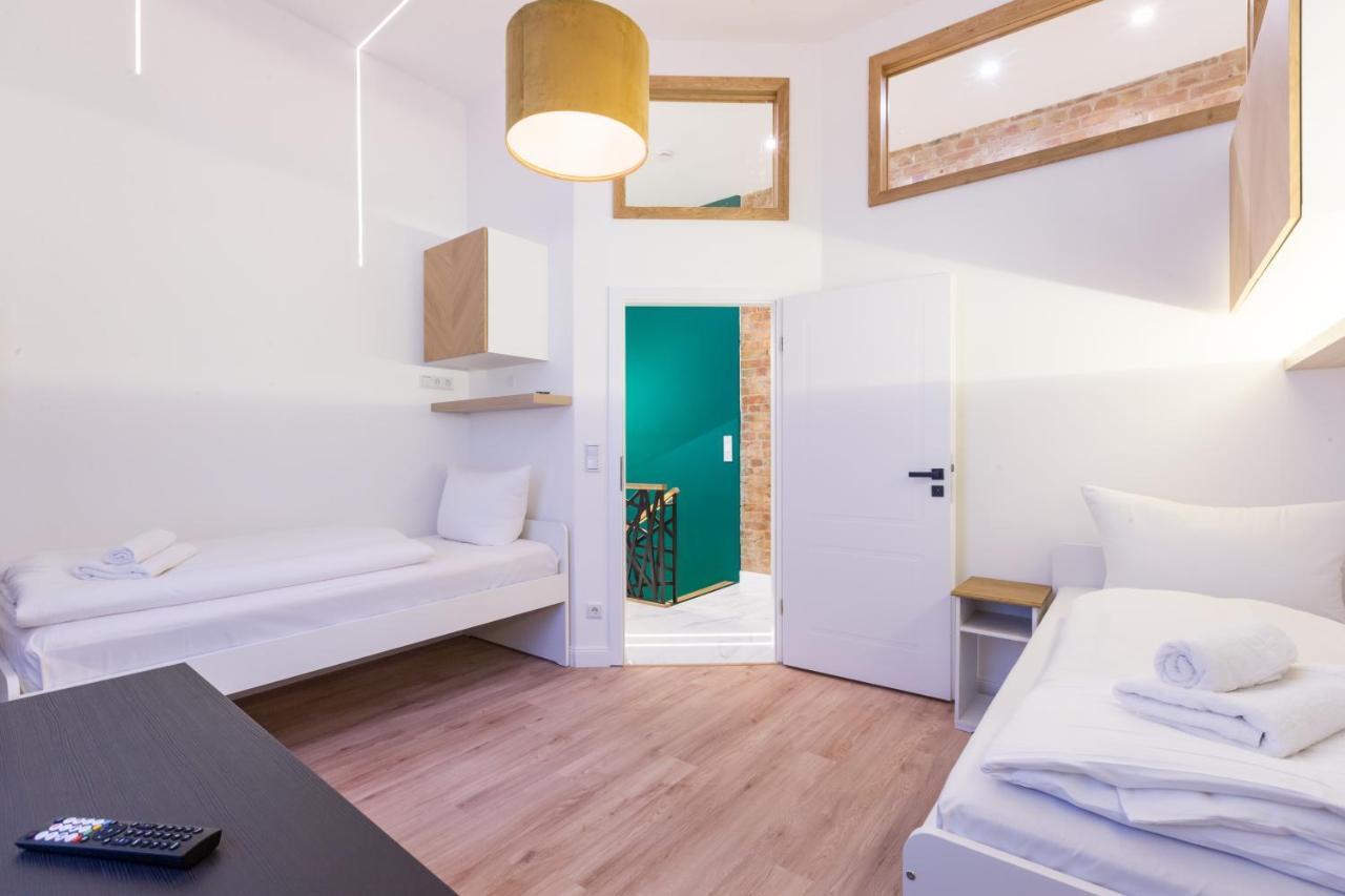 Hevals Spa & Design Apartment Berlino Esterno foto